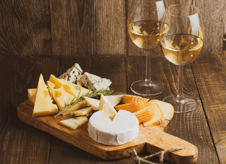 I formaggi si abbinano bene solo con i rossi?